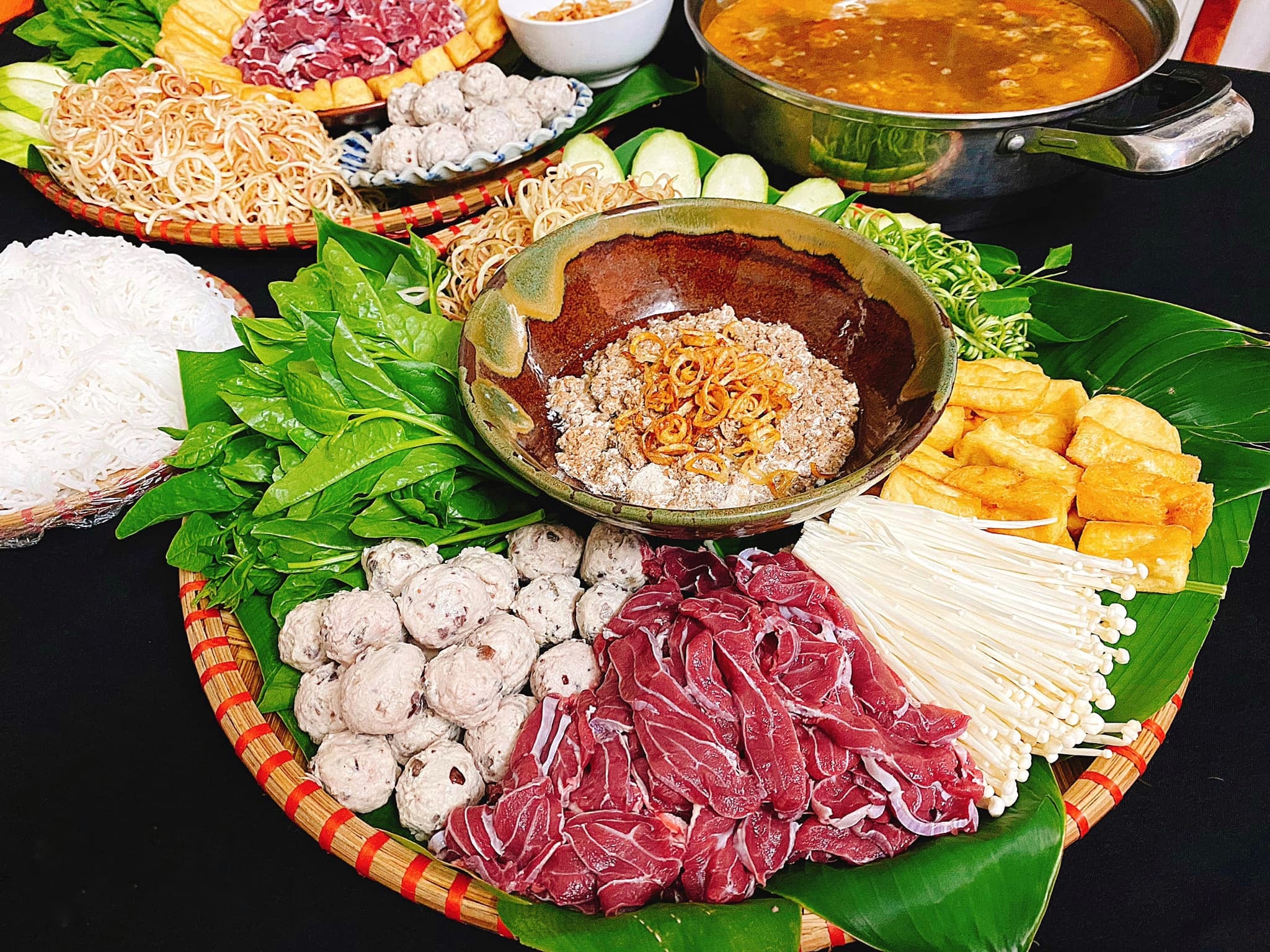 Lẩu hải sản cua đồng