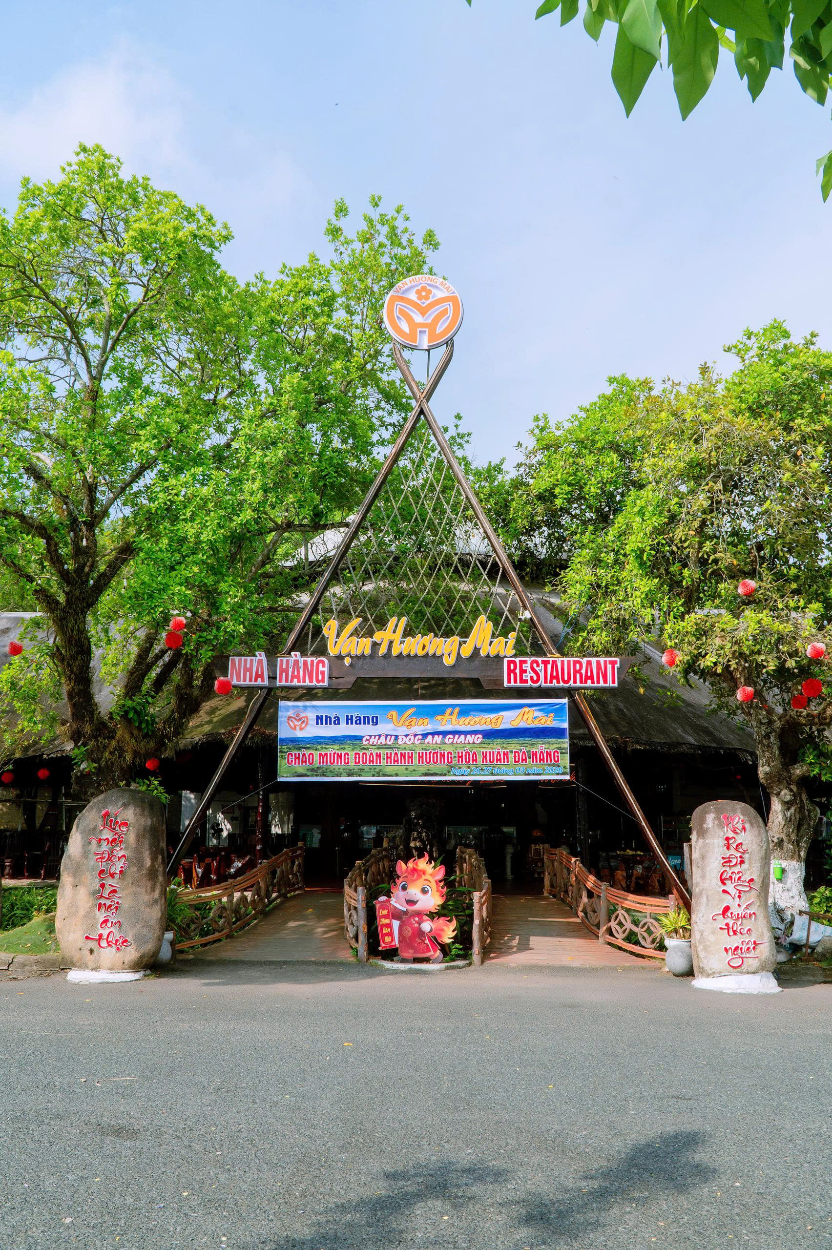 Giới thiệu Vạn Hương Mai | Khu du lịch, nhà hàng & khách sạn tại An Giang