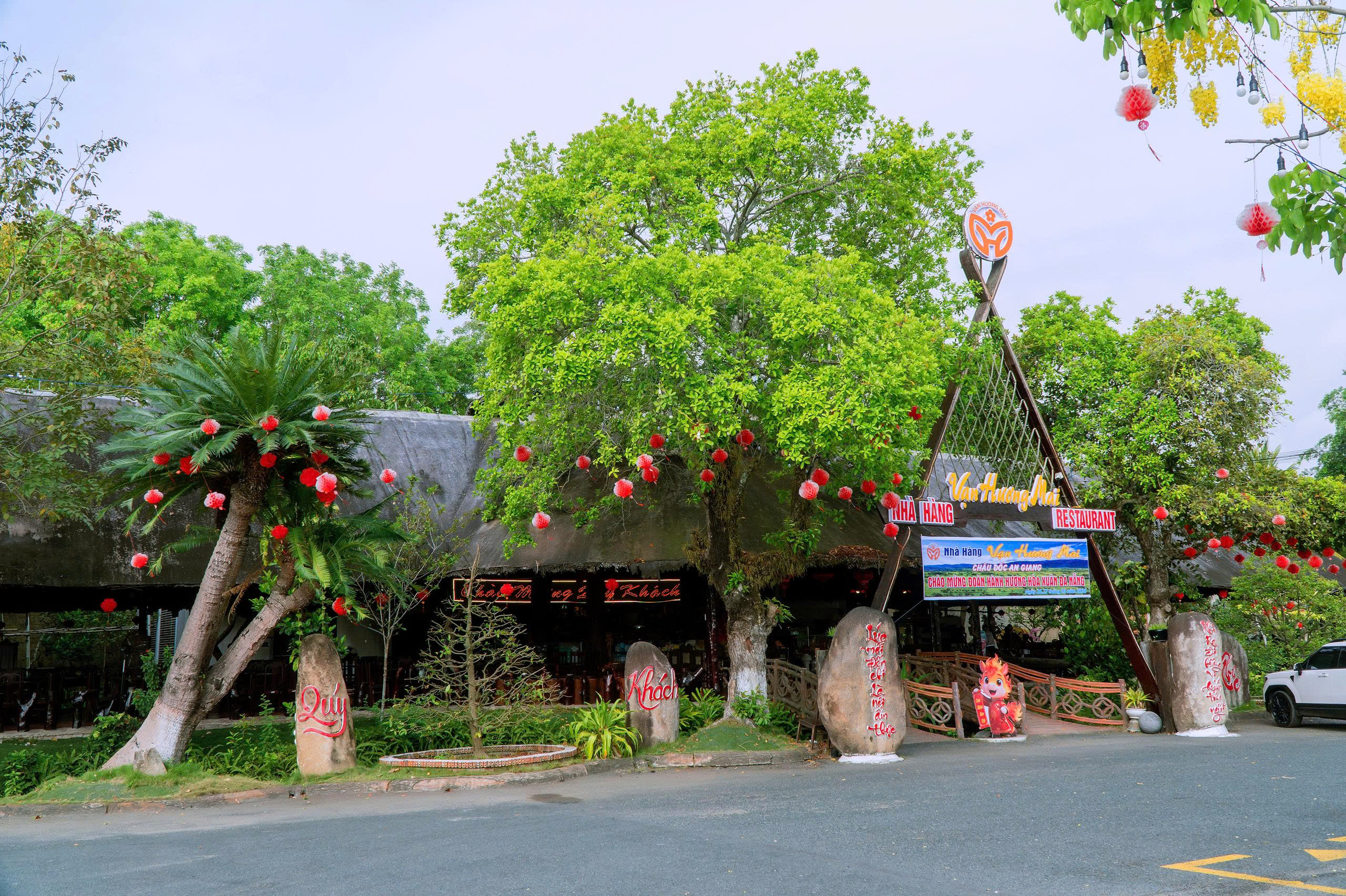 Không Gian Nghỉ Dưỡng Rộng Rãi Và Thoáng Mát Tại Vạn Hương Mai